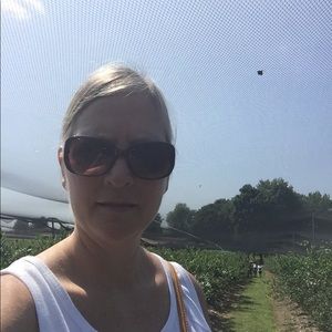 Meet your Posher, Dayna